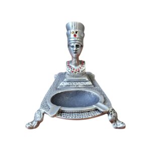 Cinzeiro Vintage Metálico – Design Egípcio com Busto de Nefertiti