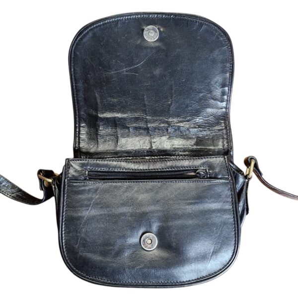 Mala de ombro em pele preta da Dooney & Bourke