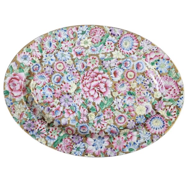 Conjunto decorativo em porcelana de Macau com padrão floral e dourado (7 peças)