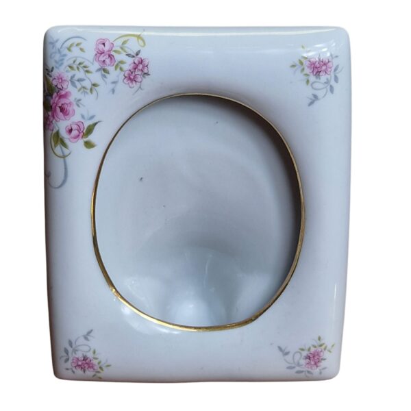 Moldura decorativa em porcelana Bone China Taiwan Style com motivo floral