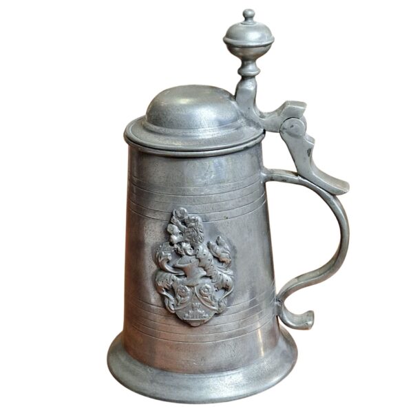 Caneca Medieval em Estanho com Tampa – Fabrico Artesanal Português
