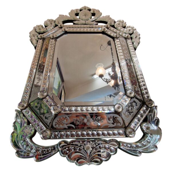 Espelho Veneziano Ornamental Com Gravações Florais - Image 3