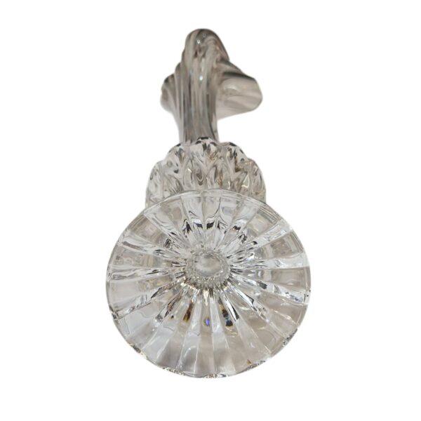 Jarra Solitária em Cristal Lapidado – Elegância Intemporal para Uma Flor