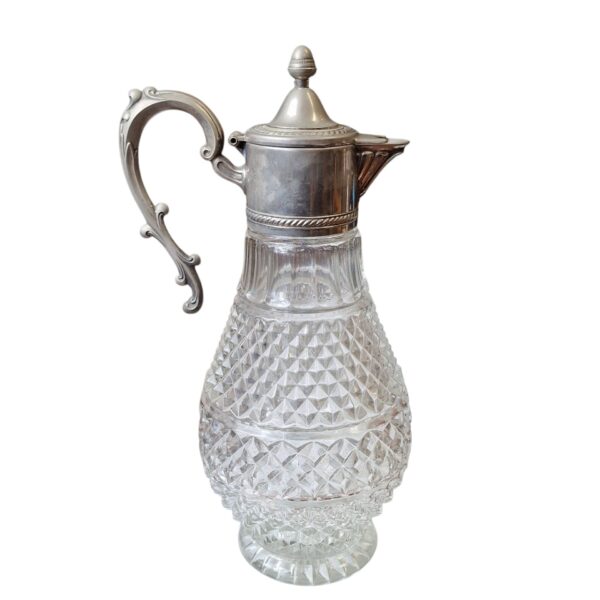 Jarra decorativa com banho de prata – design clássico em metal ornamentado