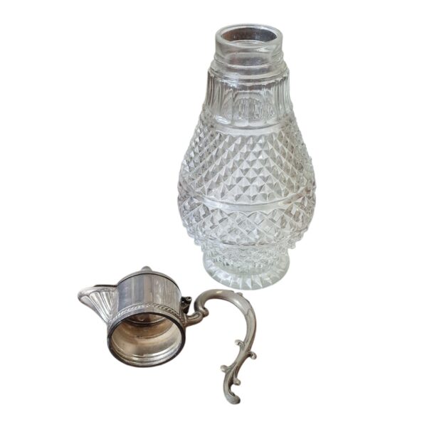 Jarra decorativa com banho de prata – design clássico em metal ornamentado