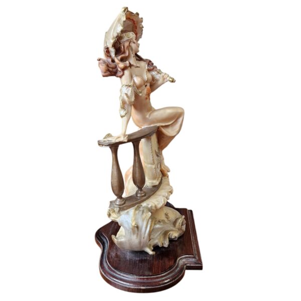 Escultura decorativa burlesca "G. Giuseppe" em resina – Florença, 1985
