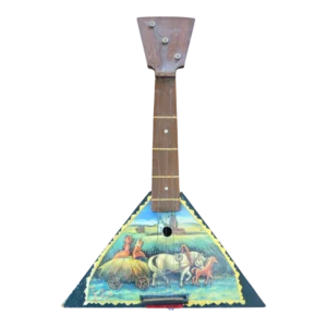 Balalaika Russa Decorativa com Cena Folclórica Pintada