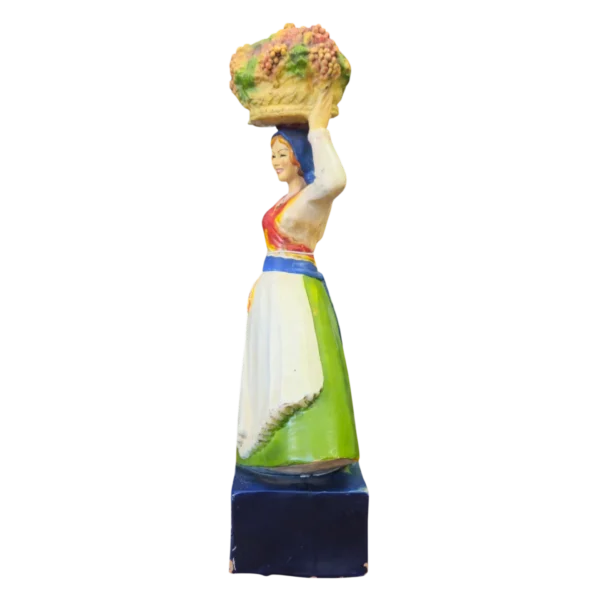 Figura Publicitária Brandy Constantino – Escultura Decorativa “Macedo Barcelos”