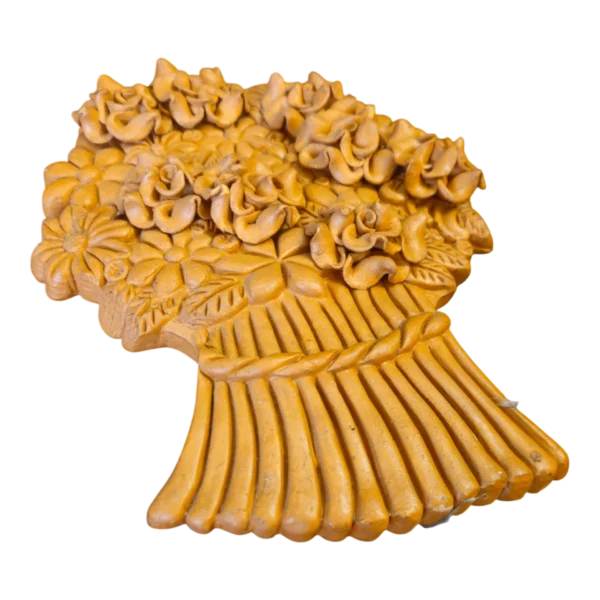 Placa Decorativa de Parede em Barro – Cesto de Flores em Relevo