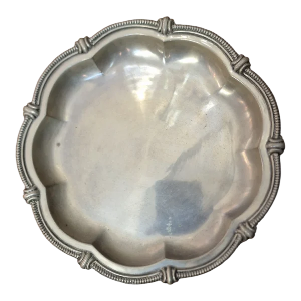 Prato Decorativo Antigo em Prata Portuguesa com Bordo Recortado – Punção Águia – 24,5 cm