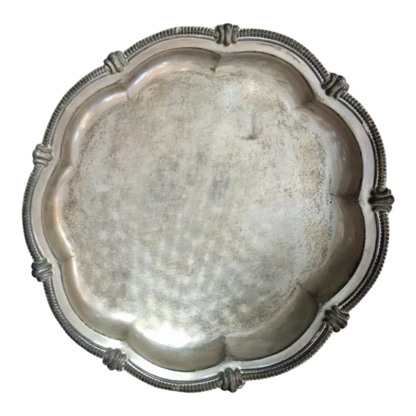 Prato Decorativo Antigo em Prata Portuguesa com Bordo Recortado – Punção Águia – 24,5 cm