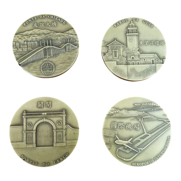 Conjunto de 4 Medalhas de Macau com Caixa em Madeira