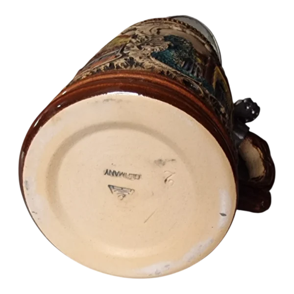 Caneca de cerveja alemã em cerâmica com tampa em estanho