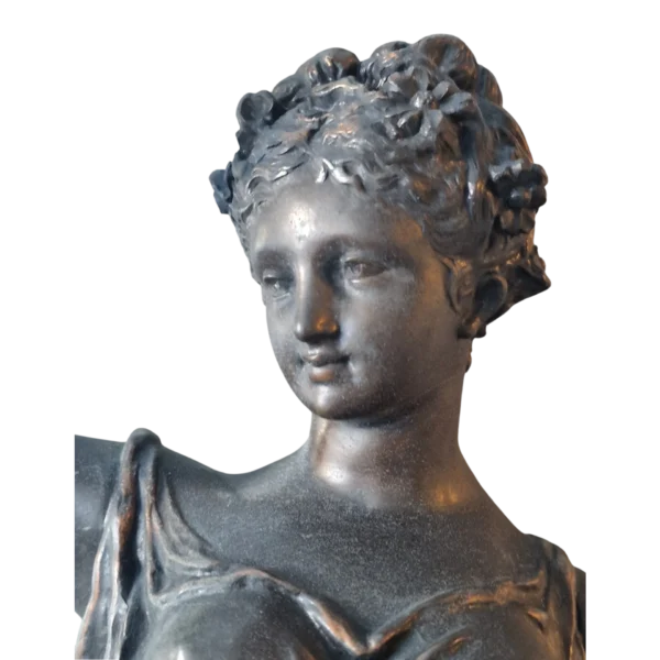 Estátua em bronze estilo clássico – figura feminina alegórica – 67 cm