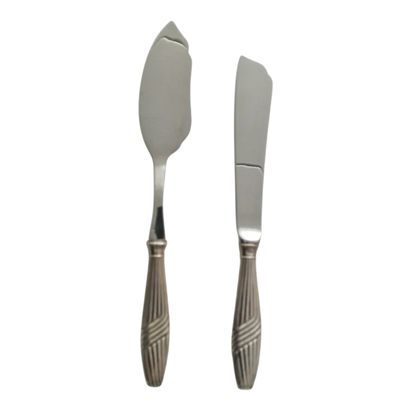 https://new.vintagelx.com/loja/pratas/conjunto-servir-peixe-cabos-prata-javali-ii-833-e-estojo-original-26cm-portugal-1887-1937/