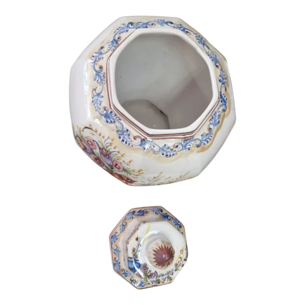 Pote Hexagonal em Cerâmica Pintada à Mão com Tampa – 51cm 4.650 kg